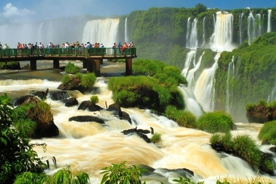آبشار ایگوازو در برزیل و آرژانتین