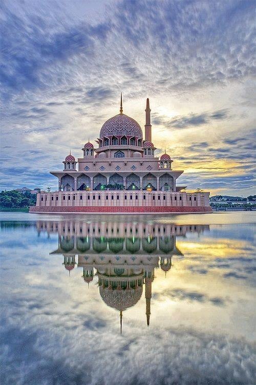 مسجد پوترا، در مالزی